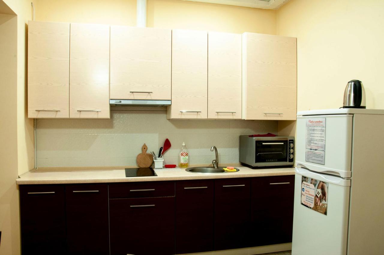 Wonderful Flat On City Center Oezjhorod Buitenkant foto