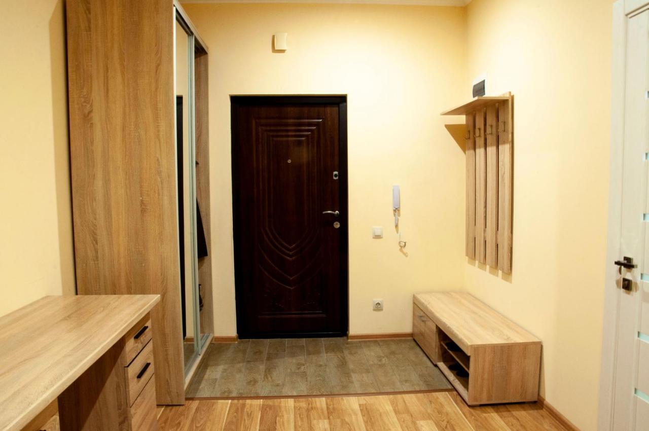 Wonderful Flat On City Center Oezjhorod Buitenkant foto