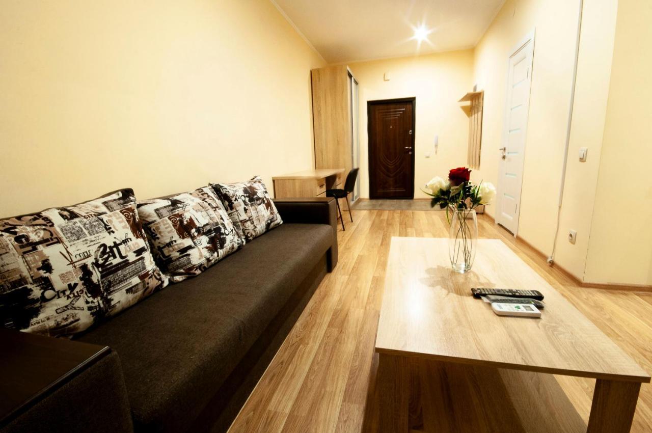 Wonderful Flat On City Center Oezjhorod Buitenkant foto